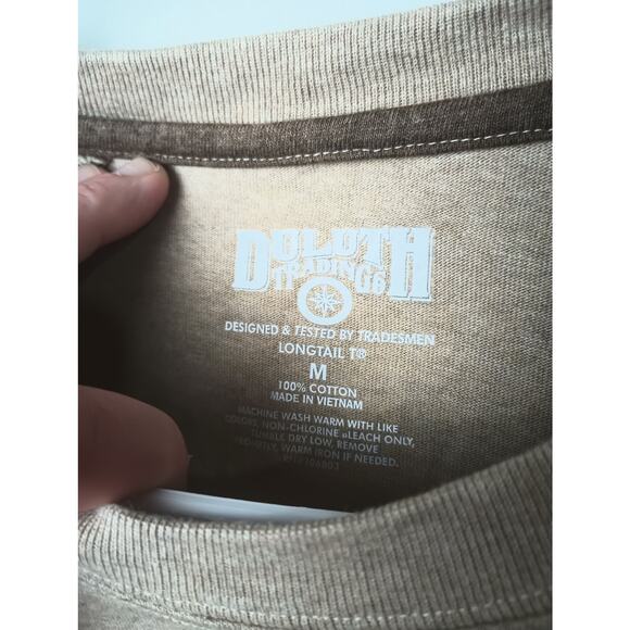 Duluth Trading Co Long Tail T-Shirt Men's Medium Brown 100% Cotton - Picture 2 of 3